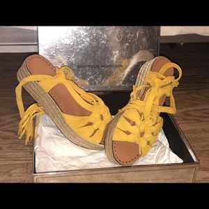 Yellow Flat espadrille with tie